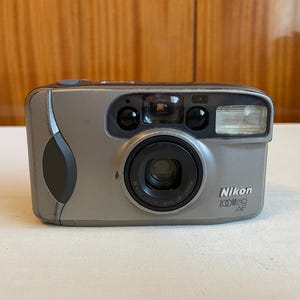 フィルムカメラ Nikon Zoom Touch 470 AF 35mm film Camera s-l400.jpg
