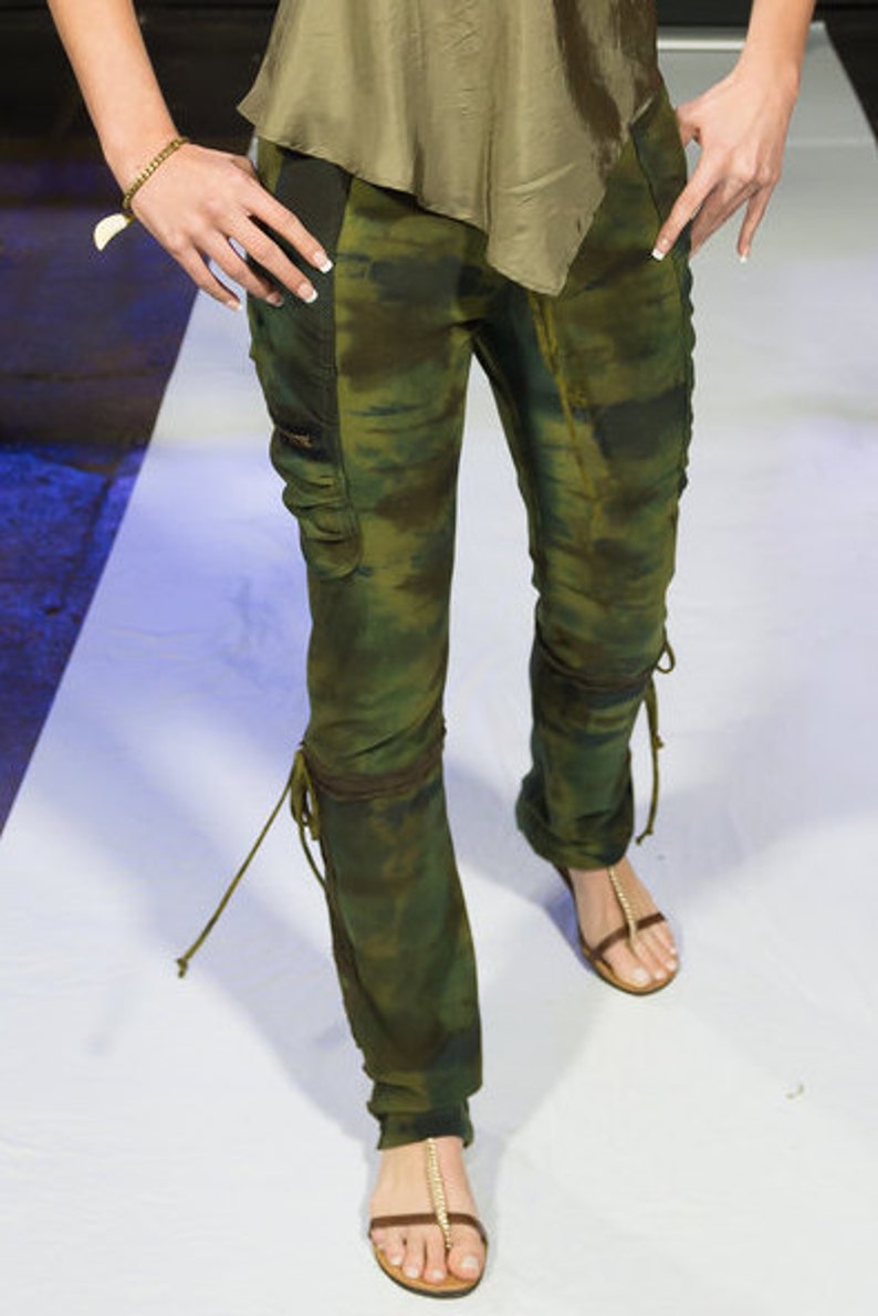 Camo soy/organic cotton leggings with tassles and side pocket detail image 2