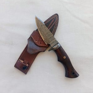 Handmade Custom Damascus Skinner Knife | Hand forged Damascus Steel Knife with Beautiful Leather Sheath | Unique Birthday Gift for him