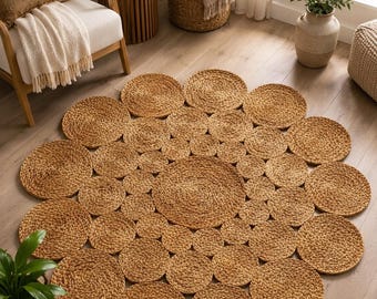 Tappeto rotondo in juta fatto a mano, stuoia intrecciata in fibra naturale, arredamento in stile boho rustico.