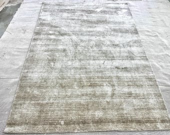 Handloom Stone Grey Rug – Bamboo Silk Modern Carpet – Soft Luxury Living Room Rug