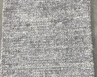 Handmade Grey Bamboo Silk & Beige Wool Rug – Modern Dhurrie Texture