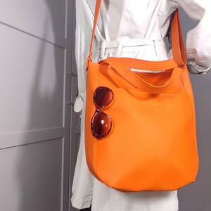 Orange Orange Vegan Hobo Tasche – Moderne Umhängetasche für Arbeit oder Alltag – Große Schultertasche – Mutige Frauen Geschenk – Ankate Vegan Tasche