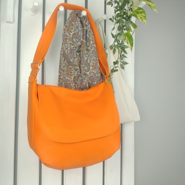 Große orange vegan Leder Umhängetasche für Frauen, individuelle Damen Messengertasche, Schultertasche mit Reißverschluss, Arbeitsumhängetasche aus Kunstleder