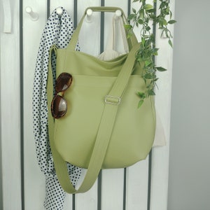 Minimalistische Olive Vegan Tote - Umhängetasche mit Reißverschluss und Vordertasche, kompakte Bürotasche für den täglichen Gebrauch von Ankate