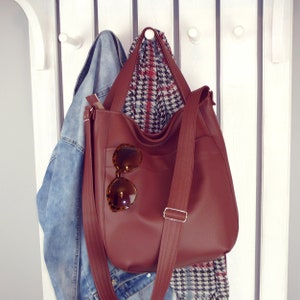 Burgunderrote Vegan Hobo Tasche - Große Kunstleder Crossbody Tragetasche für Frauen, Boho Schulter Sling Handtasche, Geschenk für jeden Tag von Ankate