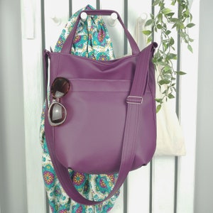 Große Vegan Hobo Tasche - Slouchy Boho Crossbody Tote, Geschenk für Schwester, Weiche Schulter Geldbörse, Praktische Alltagstasche in Dunkellila