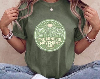 Retro-Pilates-T-Shirt für achtsame Bewegung, Vintage-Shirt im 90er-Jahre-Wellness-Club-Stil, sportliches, matcha-grünes Comfort Colors-T-Shirt