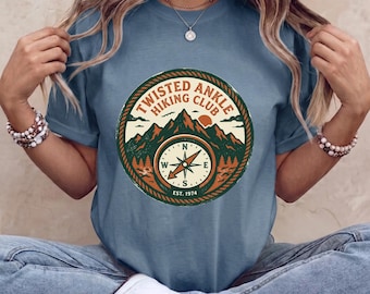Lustiges Wander-T-Shirt mit Knöchelverstauchung, sarkastisches Outdoor-T-Shirt, Retro-Abenteuer-Shirt in Bergfarben