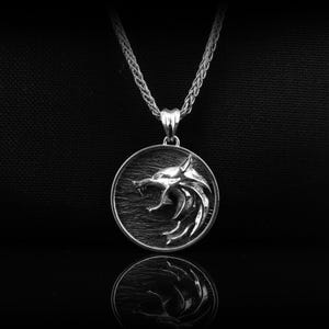 Celtic wolf madellion necklace for men in 925 silver, Oxidized silver viking men jewelry, Best christmas gift for boyfriend, Husband gift