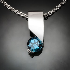 blue topaz necklace, London blue topaz, Mother's day gift, blue pendant, December birthstone jewelry, modern jewelry - 3460