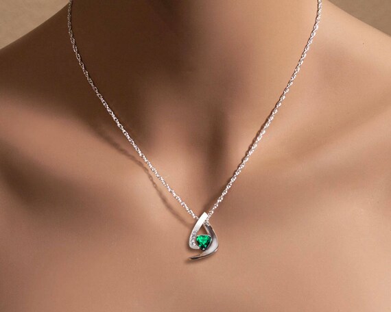エメラルドネックレス　ビーズ　ジュエリー　emerald necklace JP EMERALD CUT EMERALD NECKLACE - 20.43ct | Jane Pope Jewelry