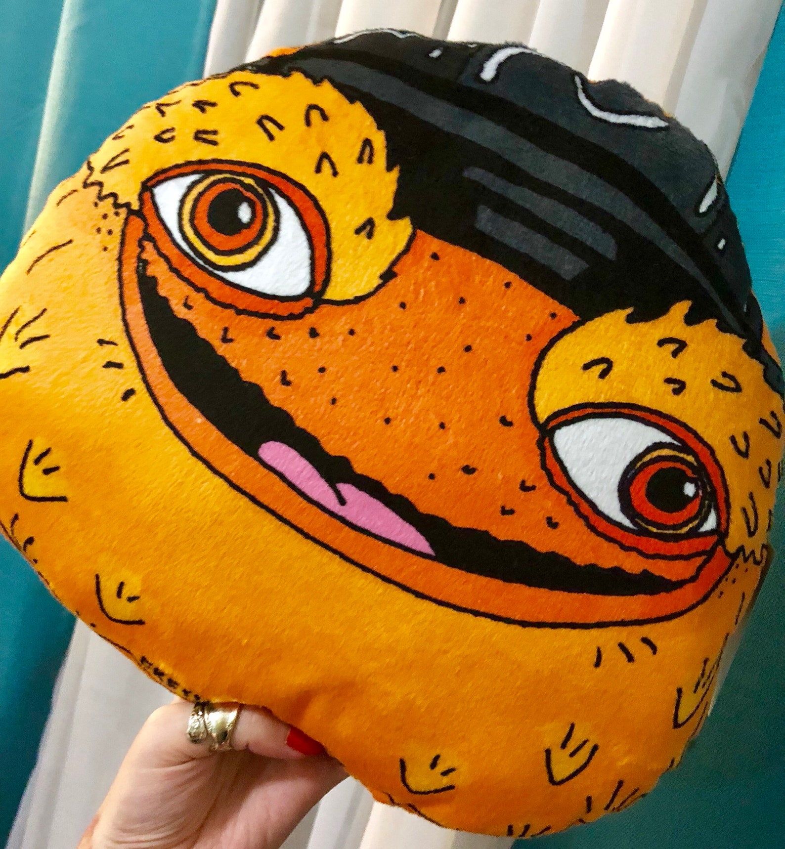 plush gritty