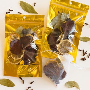 Waldorf Simmer Pot Package: Wine Soaked Pears, Spiced Citrus