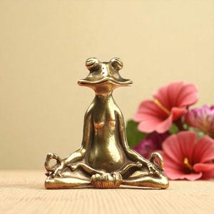Solid Brass Meditating Frog Statue – Yoga Zen Animal Figurine for Mindfulness, Meditation Decor, Spiritual Home Accent, Unique Gift Idea