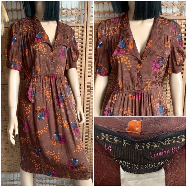 robe Jeff Banks originale rare des années 1970, début des années 70, col à revers pointu, marron à motifs bohèmes inspirés des années 1940