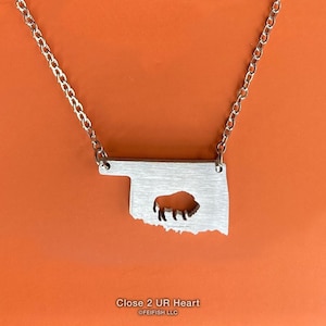 Oklahoma State Map Halskette mit Bison von Schließen 2 UR Heart