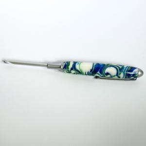 Interchangeable Inline Crochet Hook Kit with Chrome Finishes with Wood/Polyester Handle bild 10