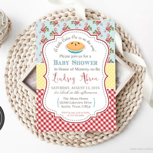Torten-Babyparty-Einladungen, druckbare oder gedruckte Einladungen, KOSTENLOSE Registrierungskarte, Blumen-Babyparty, roter Gingham, Apfelkuchen, Cutie Pie