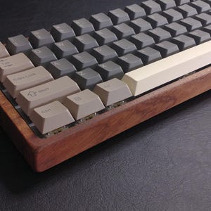 Utile Wooden mechanical keyboard with a full case, pre-built, 65% hot swap pcb -- Complete keyboard. Via compatible