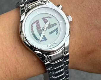 Men’s Silver Stainless Steel Round Watch – Minimalist Retro Design