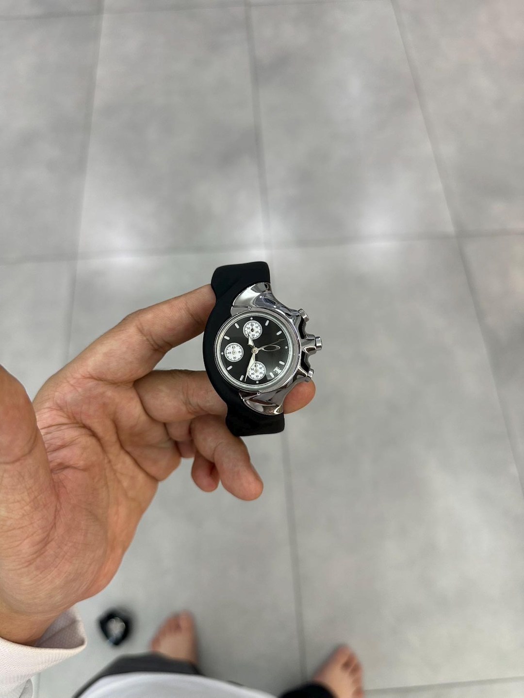 Oakley Detonator Sport Chronograph Watch – Black Dial, Silicone