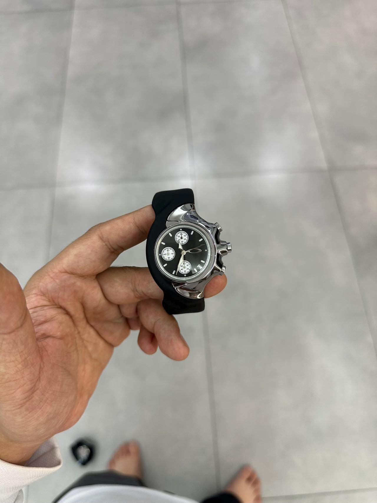 Oakley Detonator Sport Chronograph Watch – Black Dial, Silicone