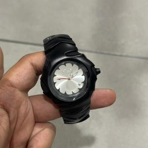 Futuristic Automatic Watch Inspired by Oakley Timebomb – Sculpted Case & Petal Dial