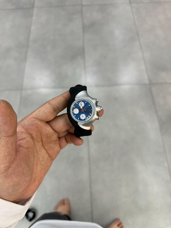OAKLEY DETONATOR　ブルー　 希少　腕時計 Sport Chronograph Watch Oakley With Blue Dial – Futuristic
