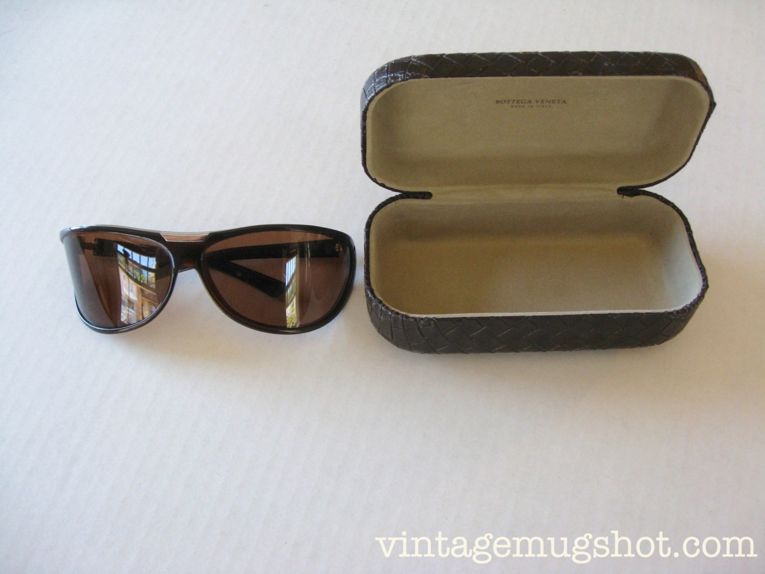 Bottega Veneta BOTTEGA VENETA Brown Woven Sunglasses Case Set 