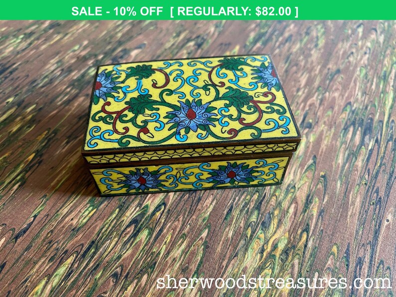 No chips or Cracks Asian Art 1 34 x 3 Antique Cloisonne Hinged Box Vintage China Exc