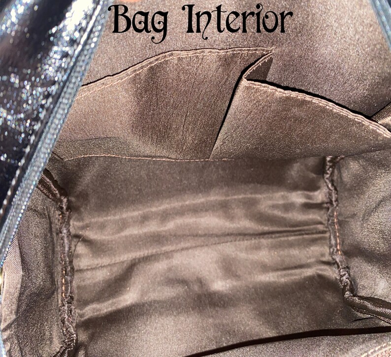 WAVE POP Kitten Bag WavyPrint FashionHandbag,DoublehandlesHandbag, GoldAccentsBag,ShoulderStrapHandbag,AccentBag,DesignerHandbag,GoldZipBag image 9