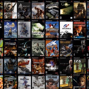 Może przedstawiać: Kolekcja czterdziestu pudełek z grami wideo na konsolę PlayStation 2 ułożonych w siatkę. Okładki przedstawiają różne tytuły, w tym Grand Theft Auto, Metal Gear Solid 2, God of War, Silent Hill, Hitman i Resident Evil, prezentując różnorodną grafikę.