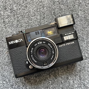 Minolta Hi-Matic AF-O 35mm Film Camera – Vintage Point and Shoot