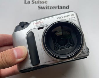 Olympus C-700 Ultra ZOOM-Digital Camera