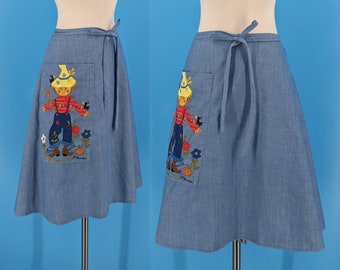 Vintage 70s Small Chambray Wrap Skirt with Scarecrow Embroidered Patch Pocket - Seventies Small Wrap Skirt