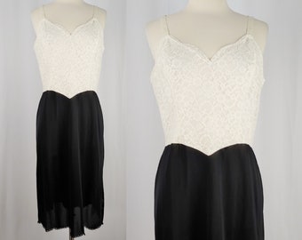 Vintage Fifties Dress Slip - 1950s Black and White Lace Full Slip - 50s Vanity Fair Dress Slip - M / L