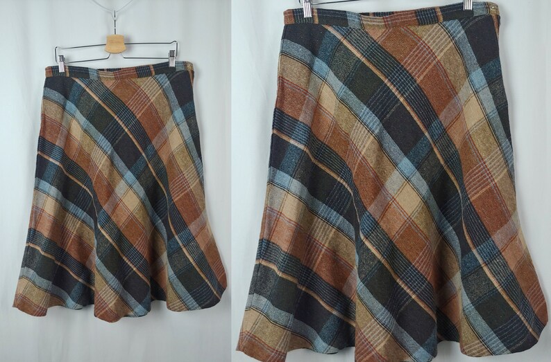 1970s Large A-line Knee Length Skirt 70s Plaid Wool Skirt Vintage Seventies Plaid Wool Skirt