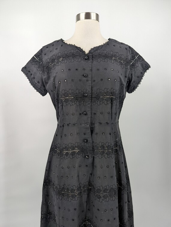 Vintage 50s Black Eyelet Short Sleeve Dress - Fif… - image 2