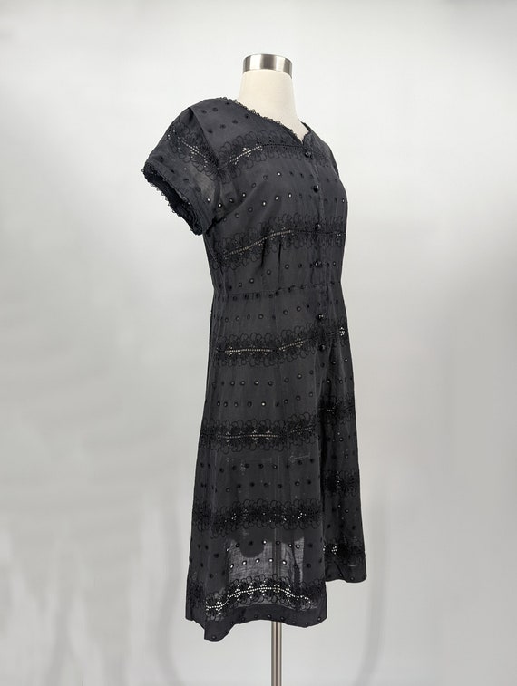 Vintage 50s Black Eyelet Short Sleeve Dress - Fif… - image 5