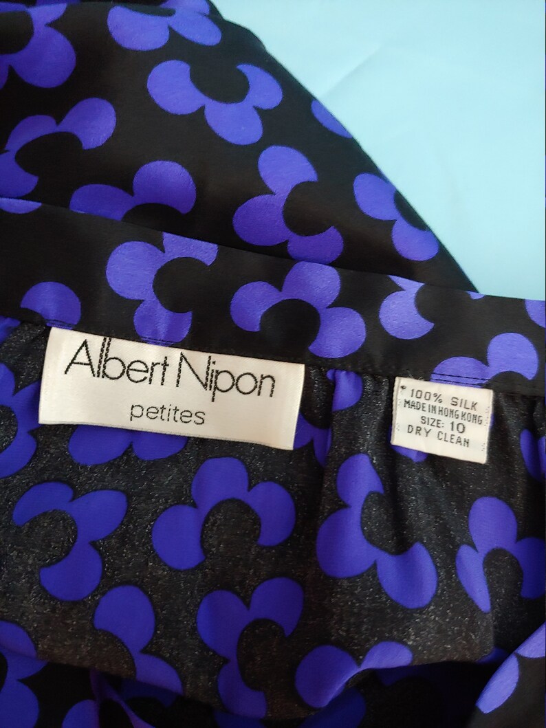 Albert Nipon 90s XS Purple Black Floral Silk Blouse and Skirt Set Nineties Flower Print Silk Set image 10