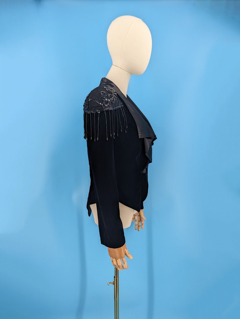 Vintage 80s Black Velvet Cropped and Fitted Western Tuxedo Jacket with Broad Shoulders and Beaded Trim Size 9 image 3