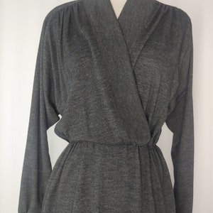 vintage Eighties Gray Knit St Gillian Kay Unger Robe à manches longues 80s Medium Faux Wrap Dress image 2