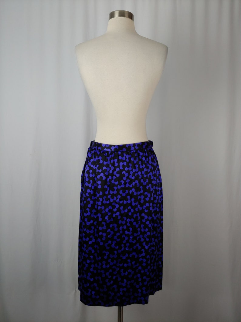 Albert Nipon 90s XS Purple Black Floral Silk Blouse and Skirt Set Nineties Flower Print Silk Set image 9