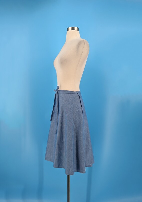 Vintage 70s Small Chambray Wrap Skirt with Scarec… - image 4