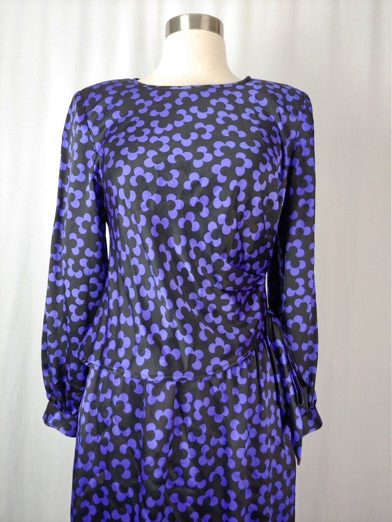 Albert Nipon 90s XS Purple Black Floral Silk Blouse and Skirt Set Nineties Flower Print Silk Set image 3