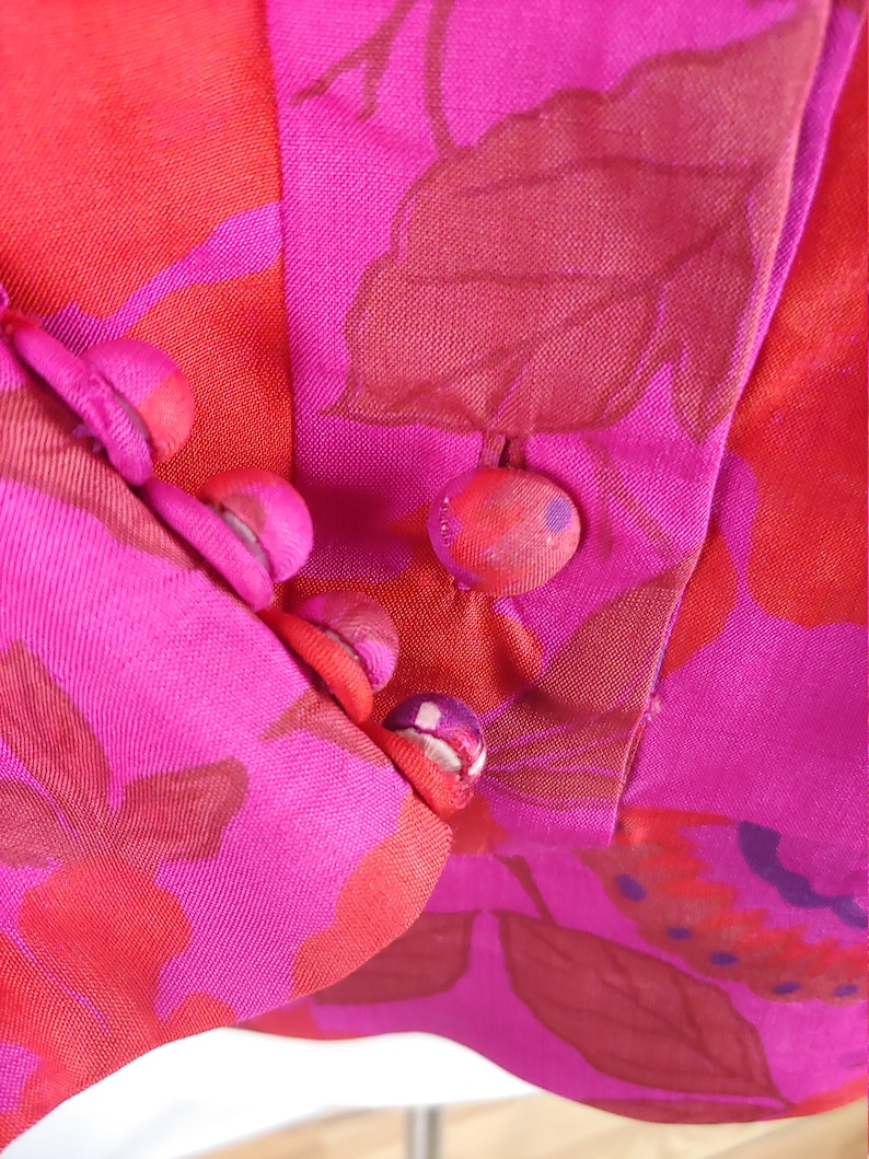 Vintage Seventies Blouse 1970s Butterfly Print Button Front Top 70s Raw Silk Blouse Medium