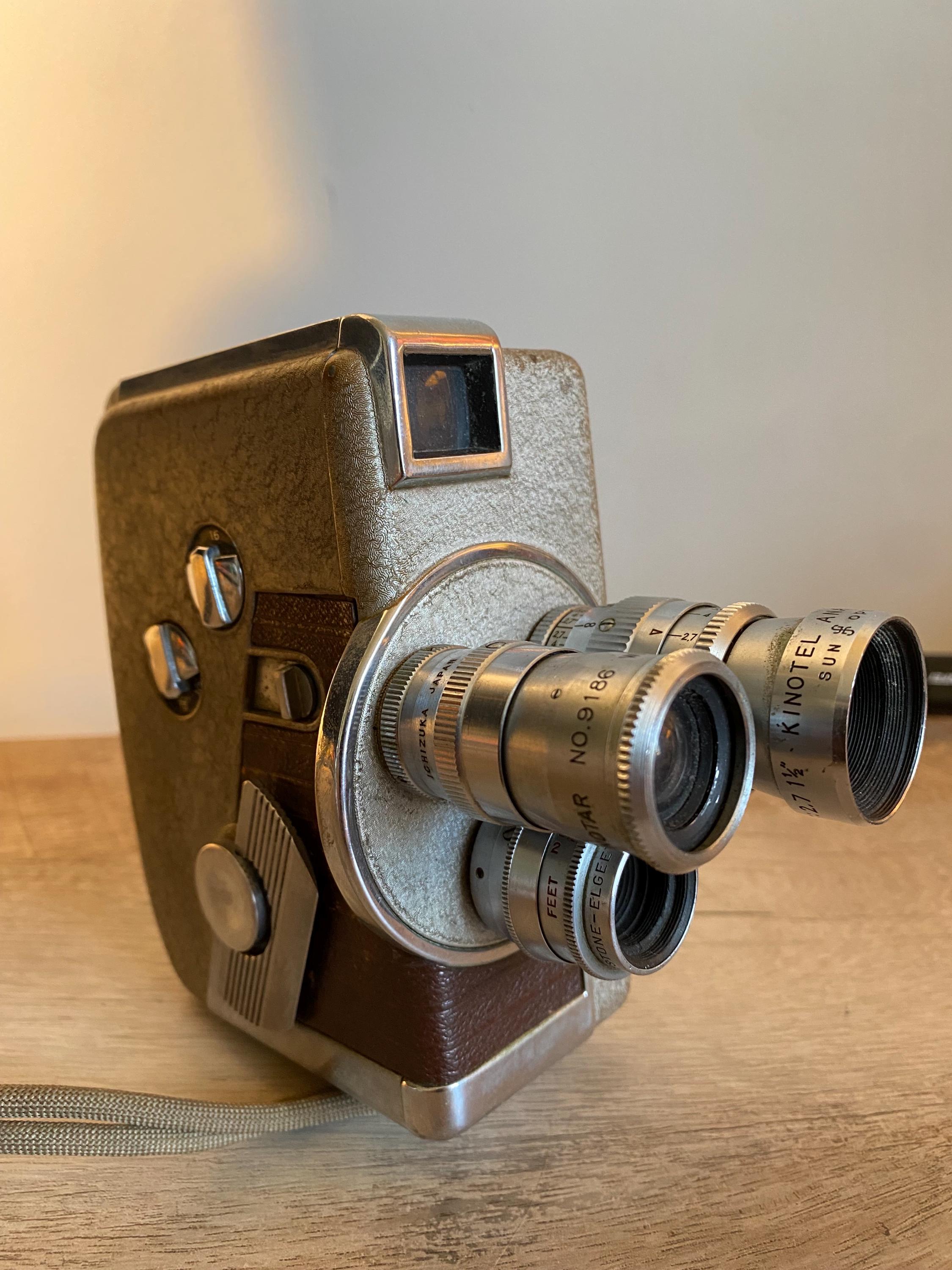 Vintage Revere Eight-model 84- 8mm Movie Camera 1950s, Retro Video