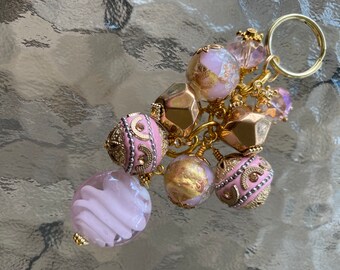 Llavero bohemio con cuentas en rosa pastel, dije para bolso, llavero, dije para bolso, adorno para bolso, dije para bolso, joya para bolso