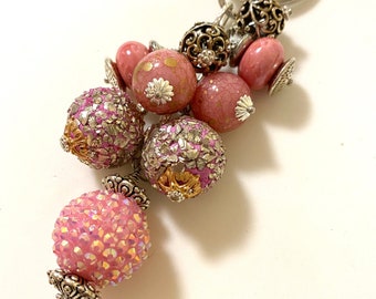 Llavero/Colgante para bolso/Colgante para bolso/Adorno para bolso/Adorno para cartera/Joyas para bolso con cuentas color rosa disco